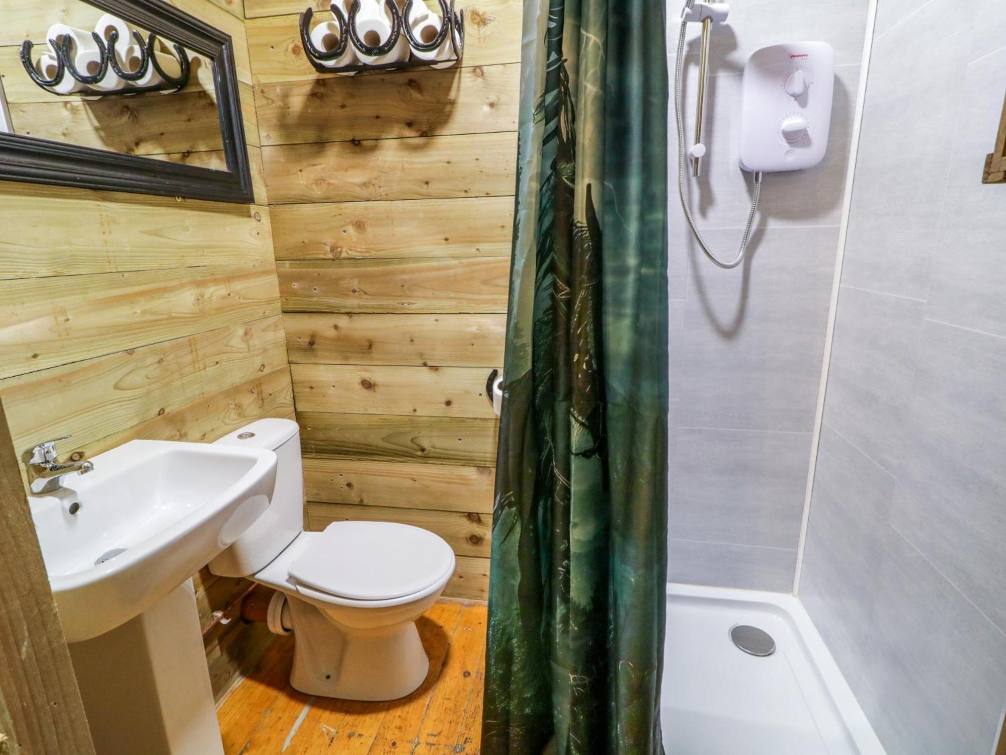 Apache Falls Lodge Limavady Extérieur photo